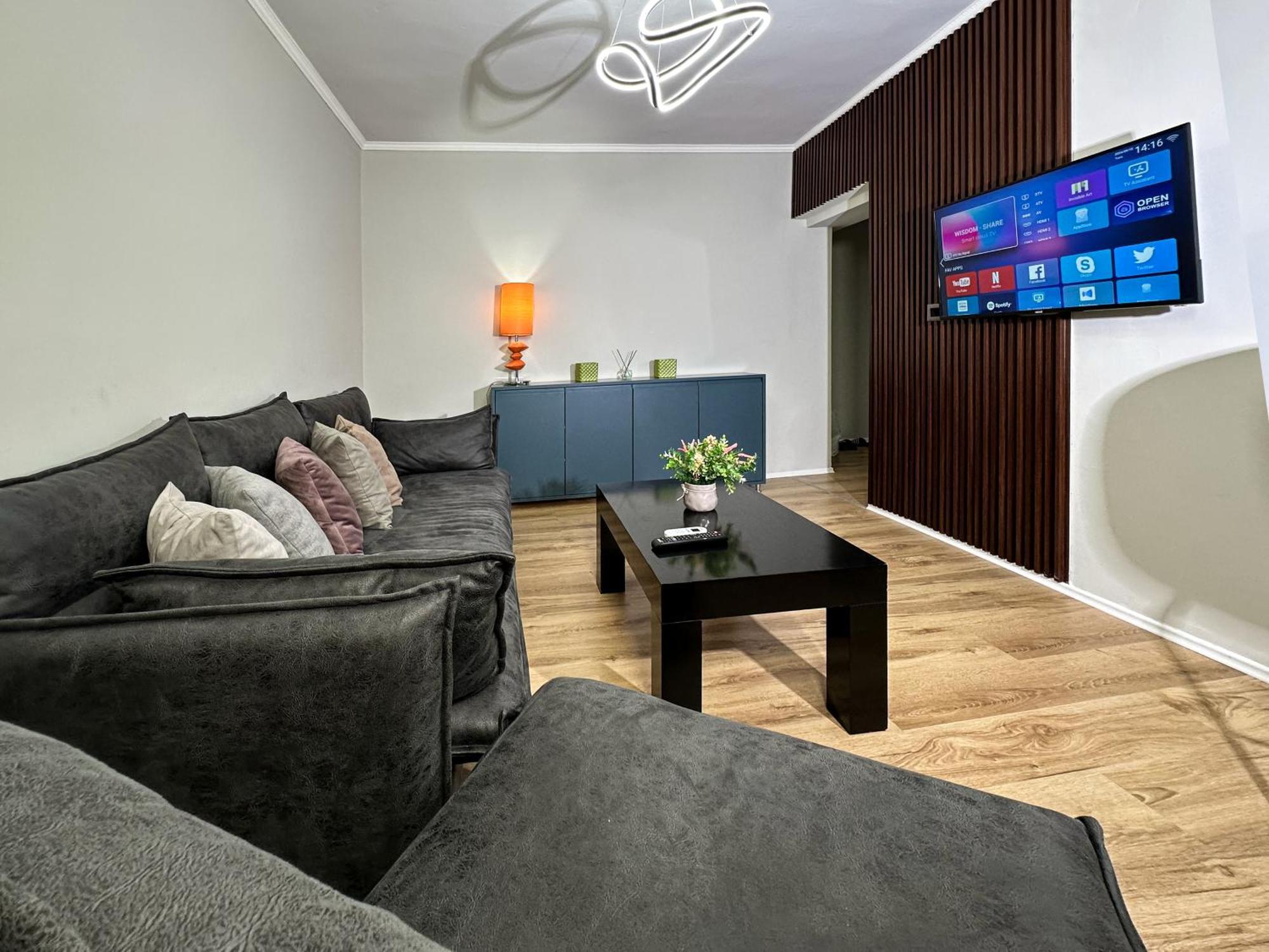 Select Apartament *
